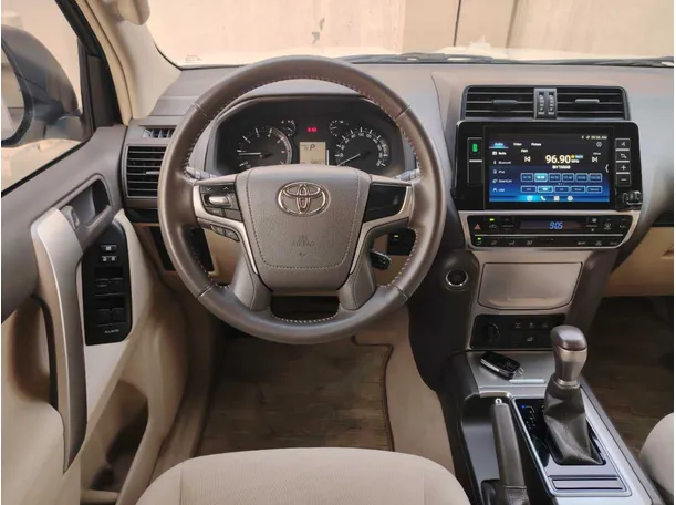 Car image 24
