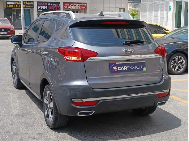 Car image 5