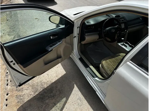 Car image 10