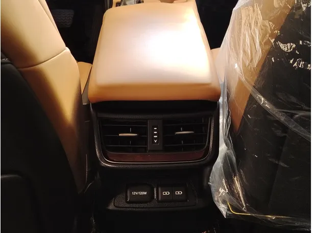 Car image 35