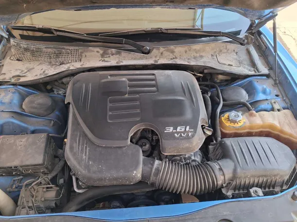 Car image 19