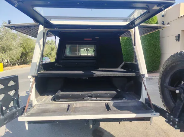 Car image 27