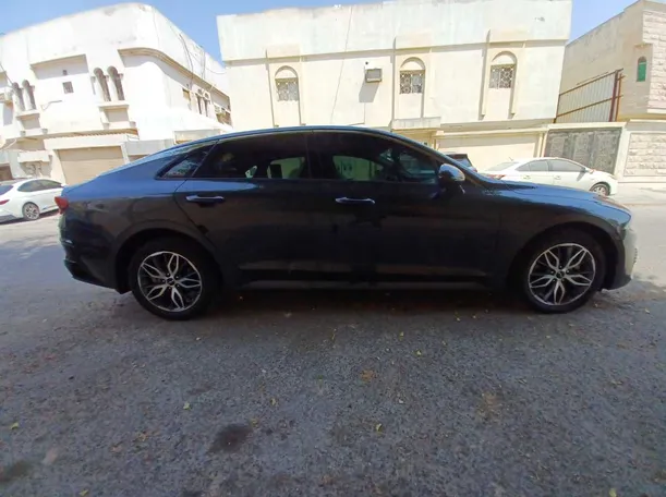 Car image 4