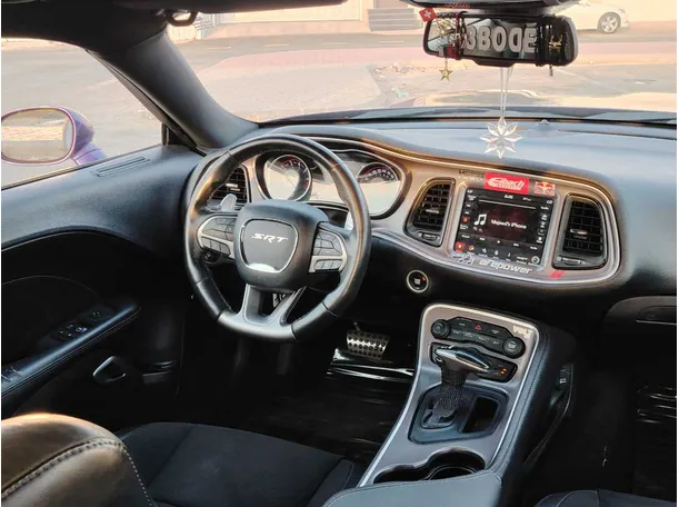 Car image 19