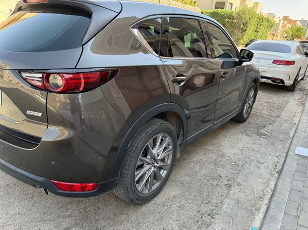 Car image 5