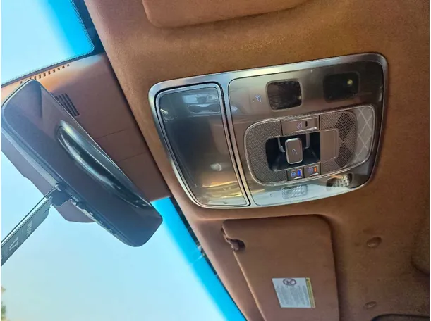 Car image 37