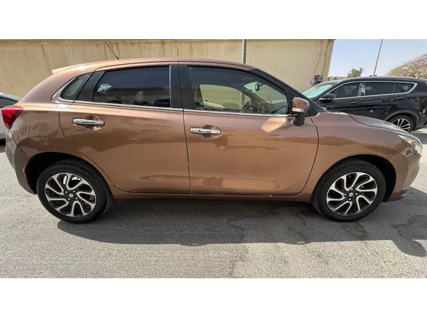 Car image 4