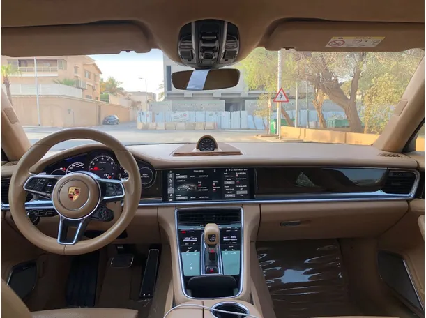 Car image 17