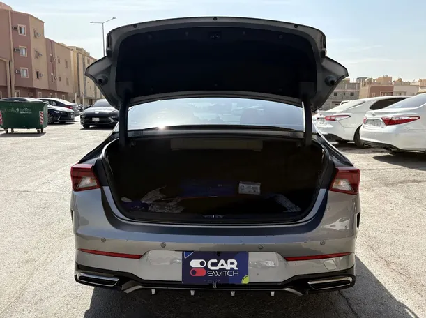 Car image 23