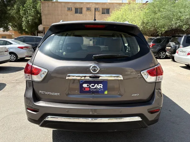 Car image 6