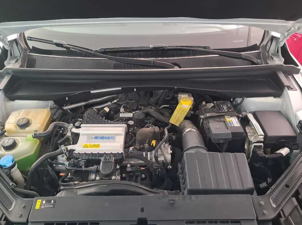 Car image 19
