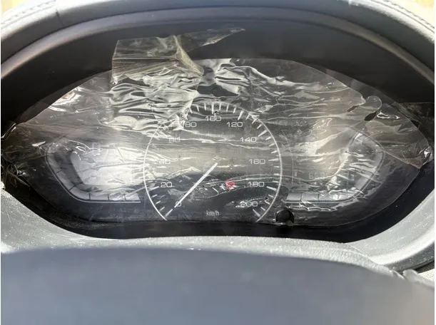 Car image 23
