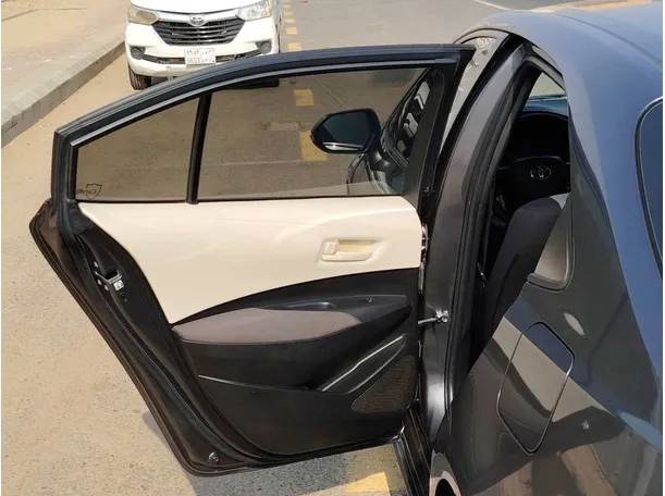 Car image 14