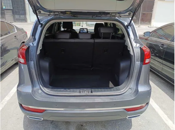 Car image 21