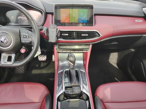 Car image 18