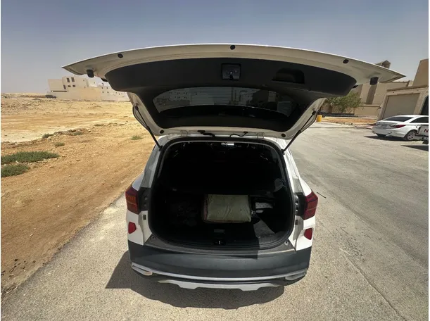 Car image 23