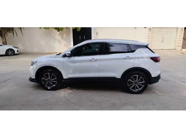 Car image 8