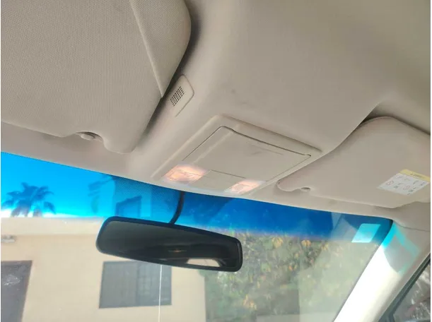 Car image 33
