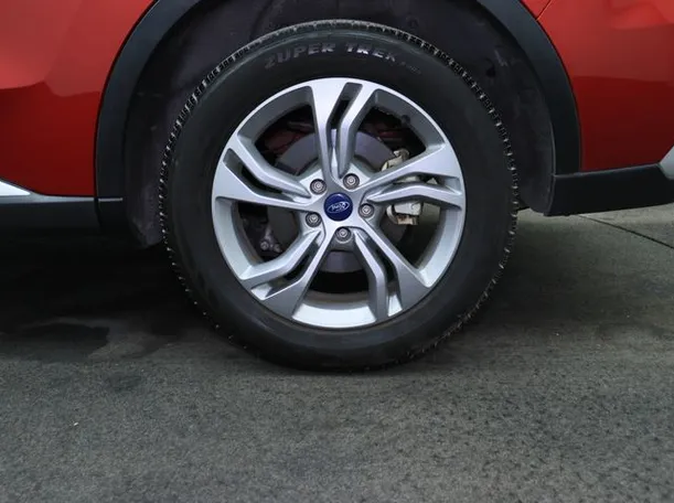 Car image 7