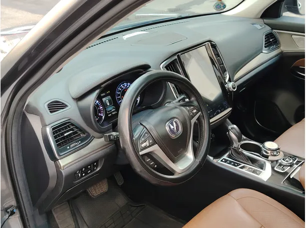 Car image 8