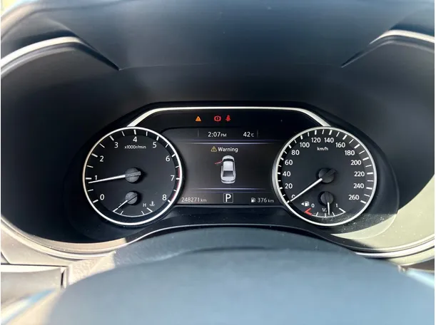 Car image 23