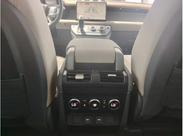 Car image 29