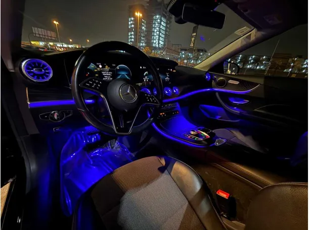 Car image 25