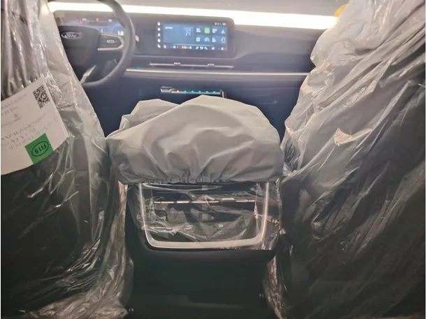 Car image 30