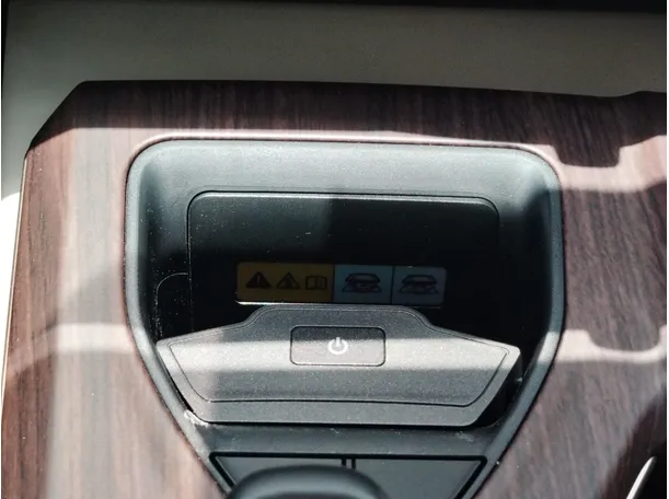 Car image 27
