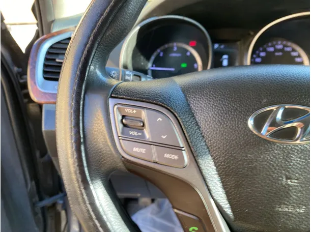 Car image 24