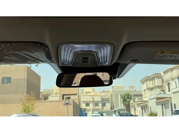 Car image 26