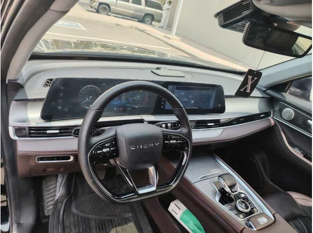 Car image 13