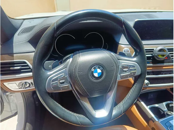 Car image 28