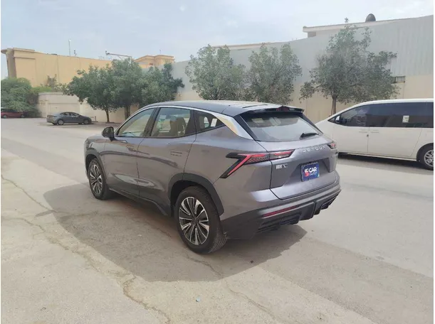Car image 8