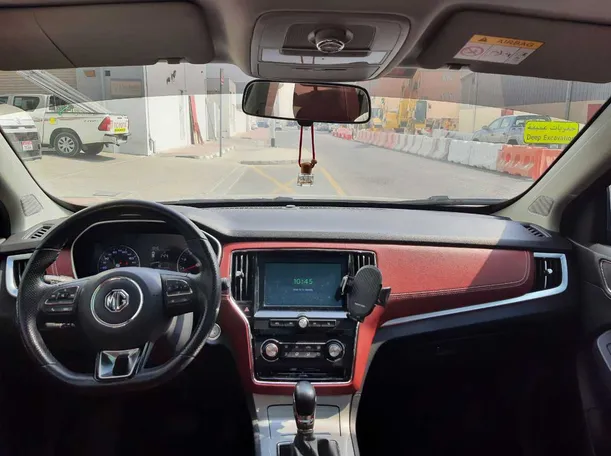 Car image 15