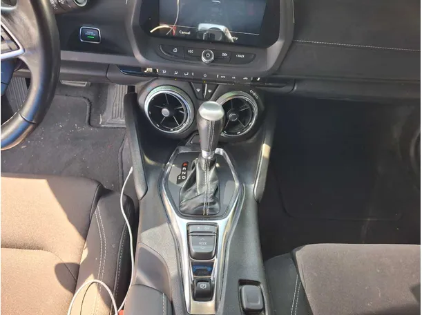 Car image 16