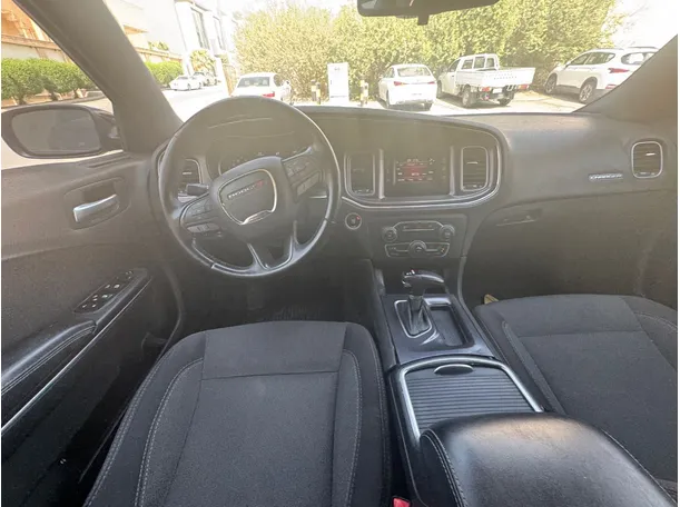 Car image 15