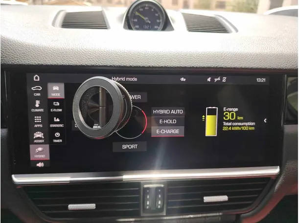 Car image 25