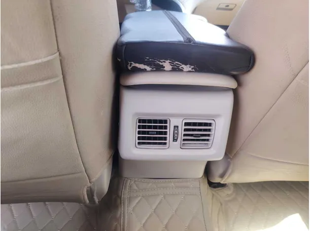 Car image 26