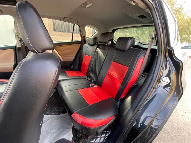 Car image 12