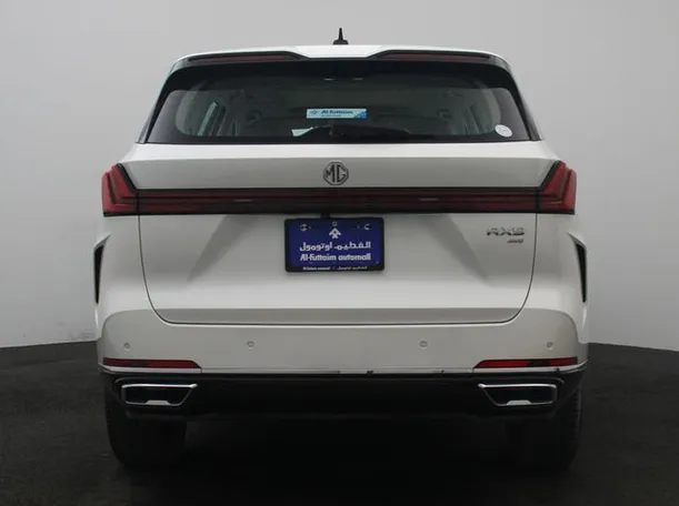 Car image 12