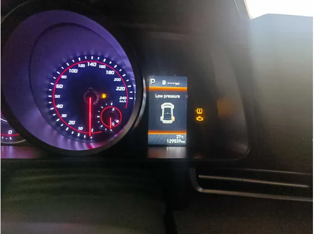 Car image 13