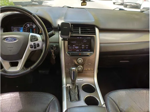 Car image 15