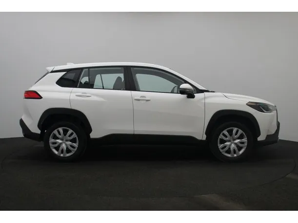 Car image 13