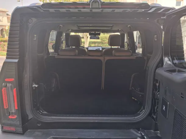 Car image 21