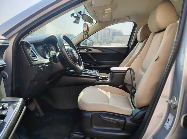 Car image 13