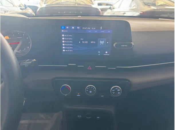 Car image 13