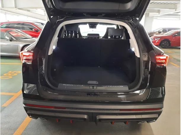 Car image 19
