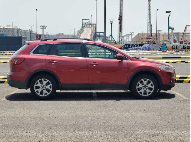 Car image 4