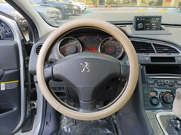 Car image 17